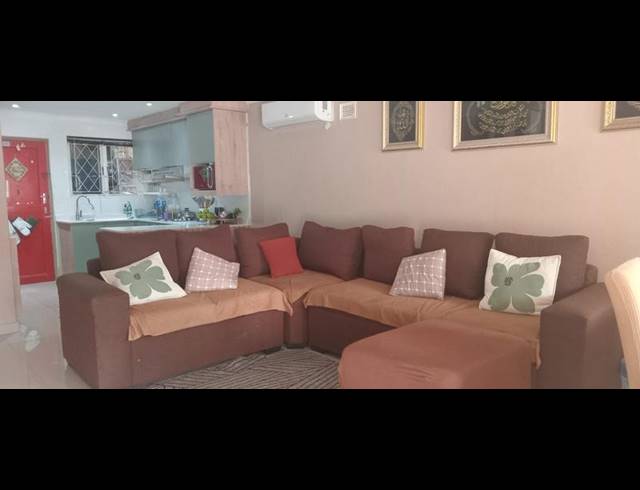 2 BEDROOM TOWNHOUSE FOR SALE IN SHERWOOD
